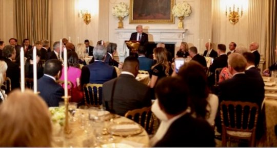 White-House-Dinner-for-Evangelicals-800x430